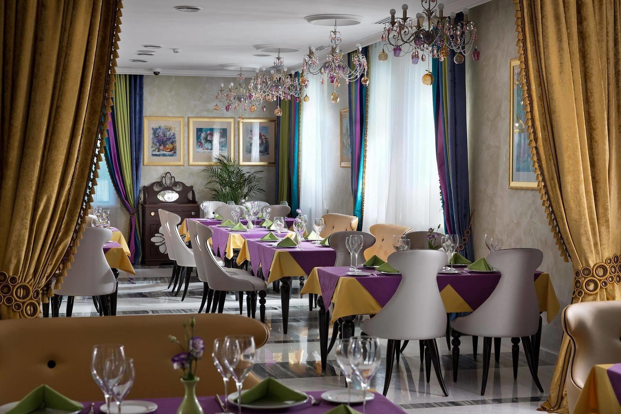 Iris Art Hotel خاركيف المظهر الخارجي الصورة