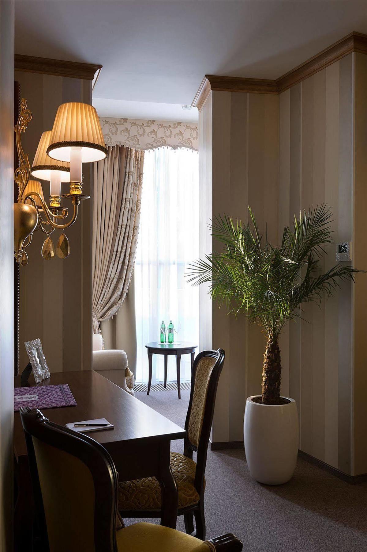 Iris Art Hotel خاركيف المظهر الخارجي الصورة