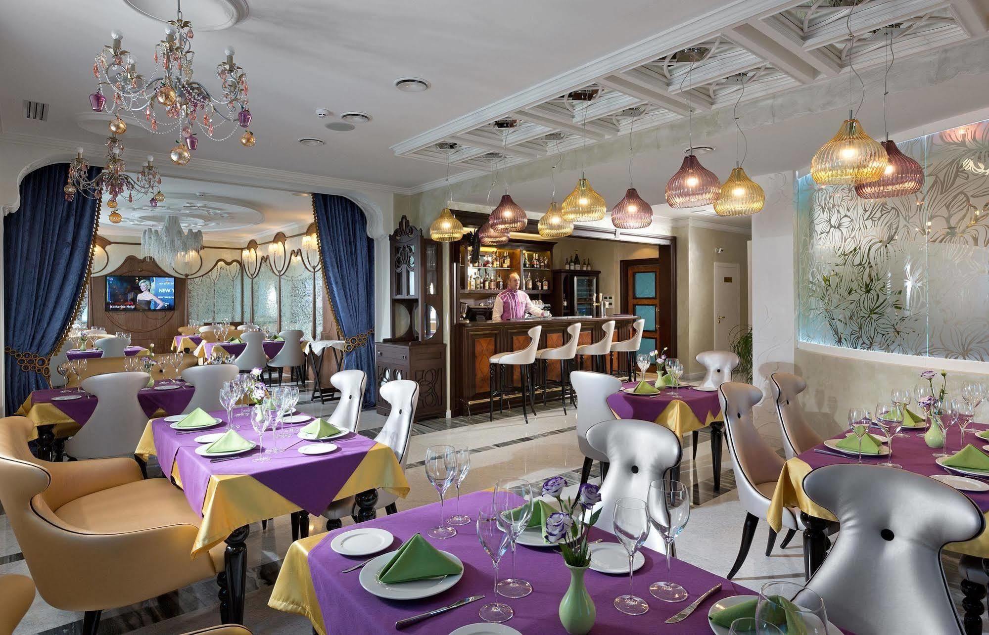 Iris Art Hotel خاركيف المظهر الخارجي الصورة