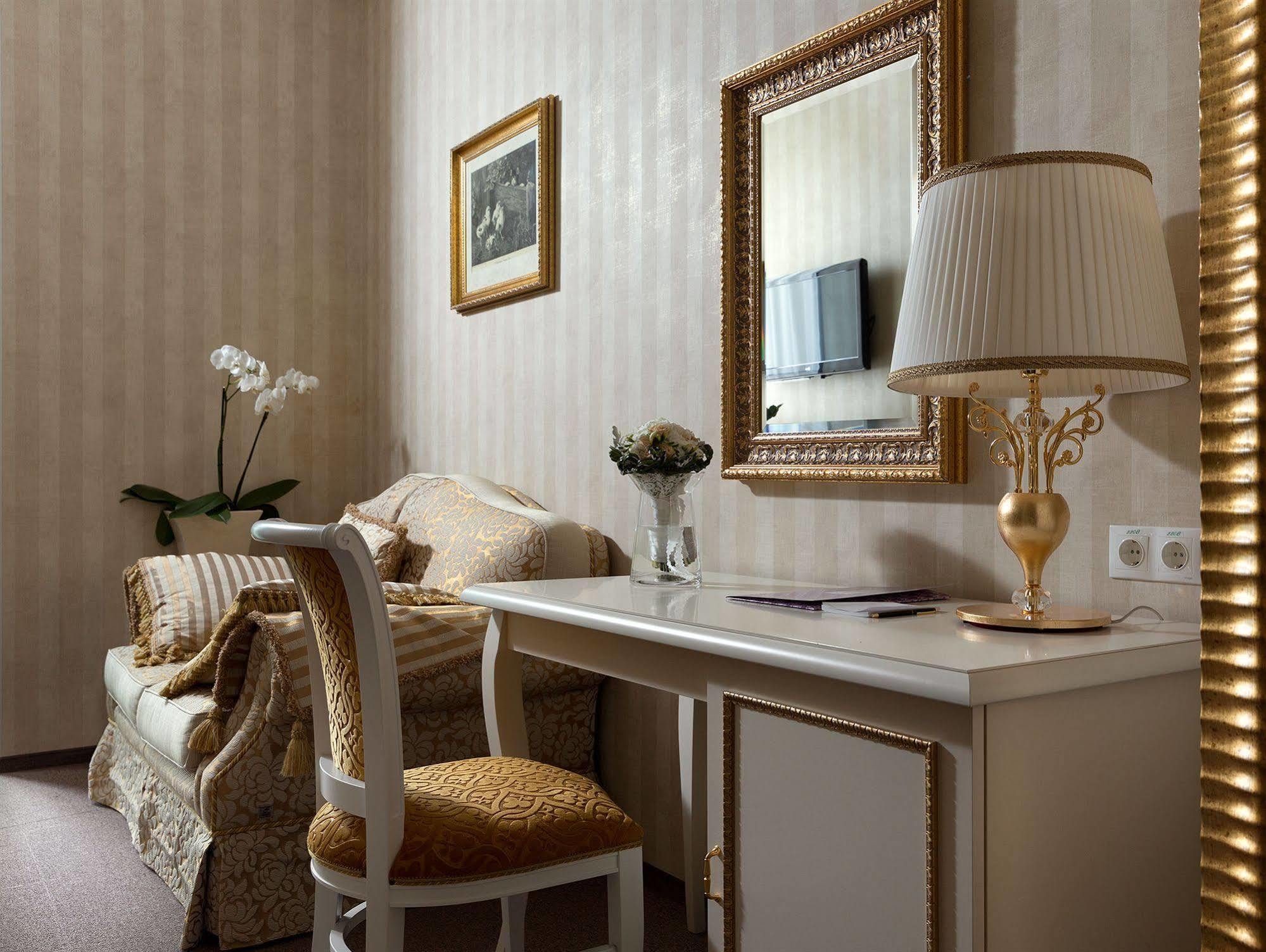 Iris Art Hotel خاركيف المظهر الخارجي الصورة